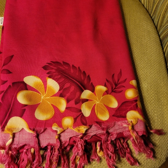 Sarong - Picture 2 of 4